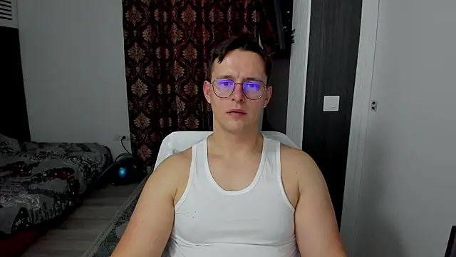 sexxymuscles4u online show from February 12, 1:44 pm