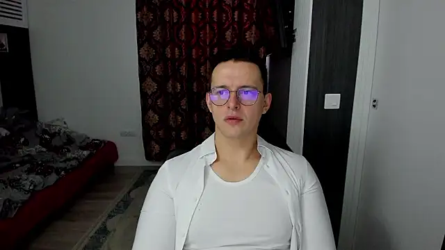 sexxymuscles4u online show from February 16, 8:35 am