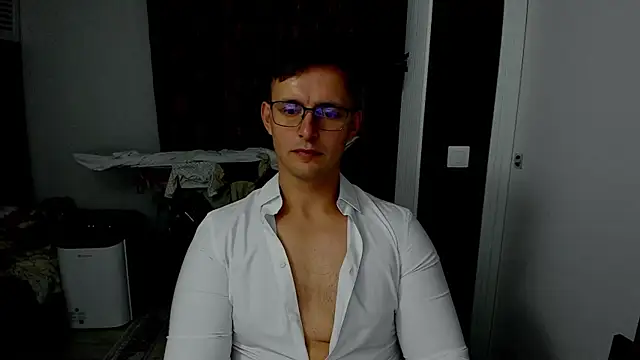 sexxymuscles4u online show from November 6, 2:43 pm