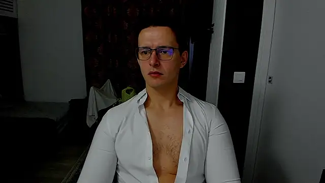 sexxymuscles4u online show from December 4, 8:35 am