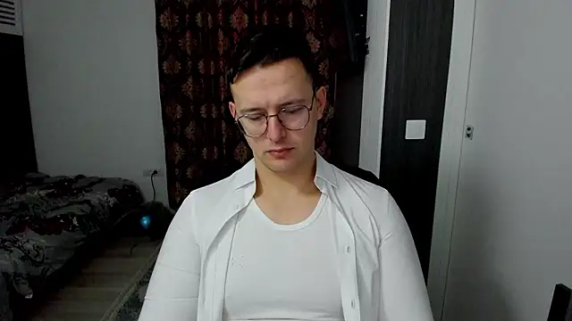 sexxymuscles4u online show from February 9, 7:50 am