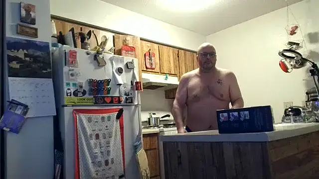 Snapshot of Ursulet_US chatting on June 6, 10:37 pm Ursulet US online show from June 6, 10:37 pm