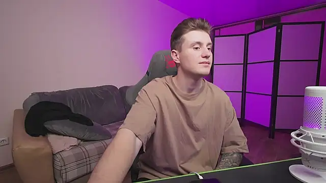 Snapshot of zverev_dima chatting on November 11, 10:47 pm zverev dima online show from November 11, 10:47 pm