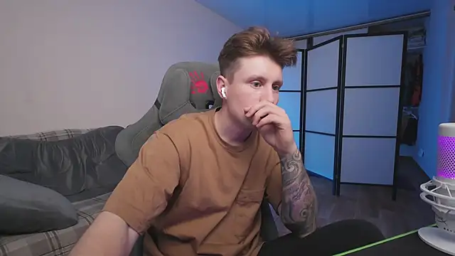 Snapshot of zverev_dima chatting on November 7, 2:32 pm zverev dima online show from November 7, 2:32 pm