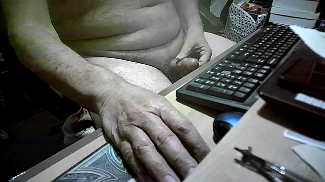 Snapshot of dirtyharry2022 chatting on March 11, 12:44 am dirtyharry2022 online show from March 11, 12:44 am