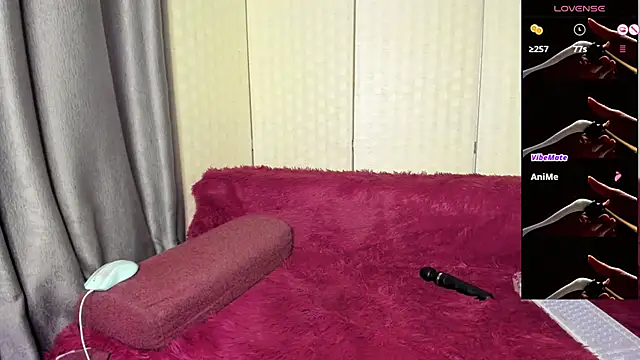 Snapshot of Feral-Berry22 chatting on October 7, 10:44 pm Feral-Berry22 online show from October 7, 10:44 pm