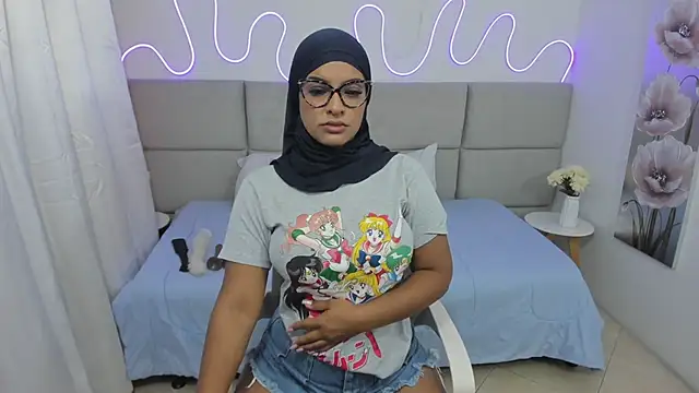 nashiira  online show from January 23, 7:18 pm