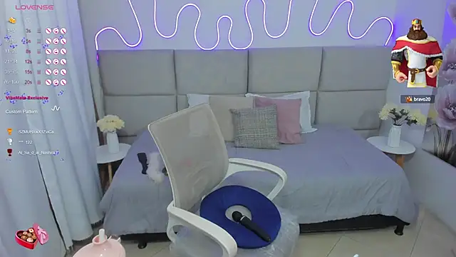 nashiira  online show from February 17, 10:27 pm