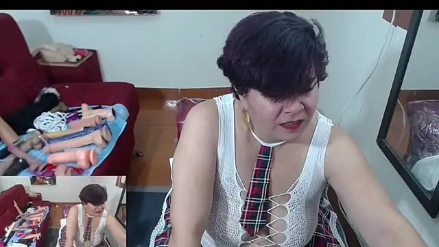 Snapshot of angelitolove727 chatting on October 10, 7:47 pm angelitolove727 online show from October 10, 7:47 pm