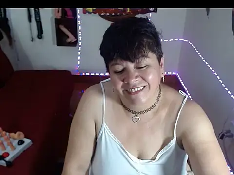 angelitolove727 online show from June 24, 11:57 pm
