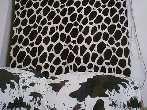 Snapshot of CathySuns chatting on October 25, 6:52 pm CathySuns online show from October 25, 6:52 pm