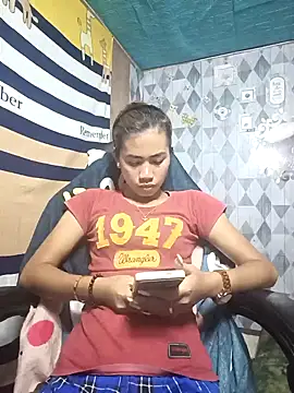 Snapshot of Cutie_body11 chatting on February 3, 12:36 am Cutie body11 online show from February 3, 12:36 am