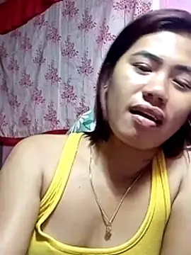 Snapshot of Cutie_body11 chatting on July 6, 12:28 am Cutie body11 online show from July 6, 12:28 am