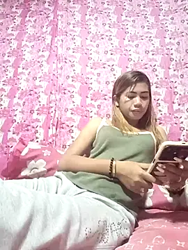 Snapshot of Cutie_body11 chatting on February 4, 6:14 am Cutie body11 online show from February 4, 6:14 am