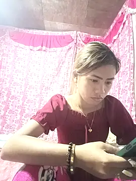 Snapshot of Cutie_body11 chatting on February 7, 11:45 pm Cutie body11 online show from February 7, 11:45 pm