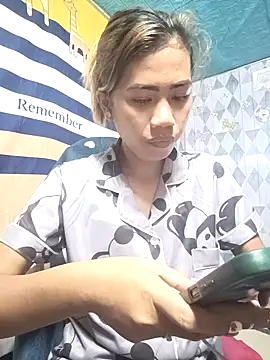 Snapshot of Cutie_body11 chatting on February 15, 12:37 am Cutie body11 online show from February 15, 12:37 am