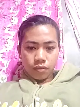 Snapshot of Cutie_body11 chatting on March 13, 12:27 am Cutie body11 online show from March 13, 12:27 am