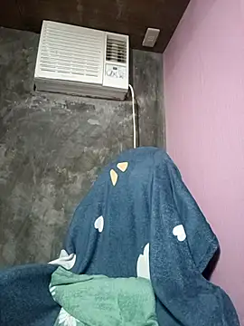 Snapshot of Cutie_body11 chatting on October 6, 1:40 am Cutie body11 online show from October 6, 1:40 am