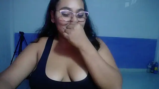 Snapshot of sirena_15 chatting on June 16, 3:06 am sirena 15 online show from June 16, 3:06 am