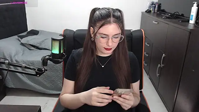 xxbbtaa online show from May 8, 8:01 pm