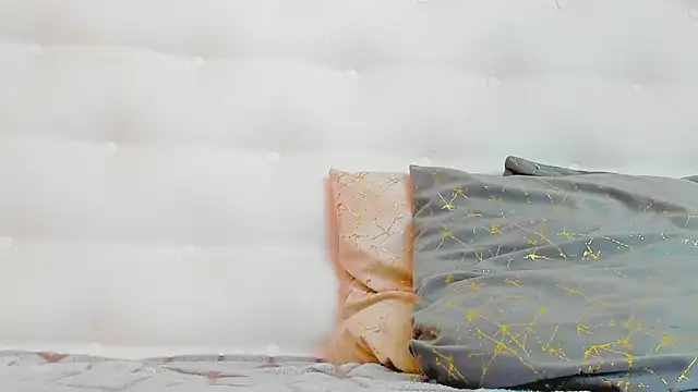 Snapshot of karissia chatting on October 28, 5:50 am karissia online show from October 28, 5:50 am