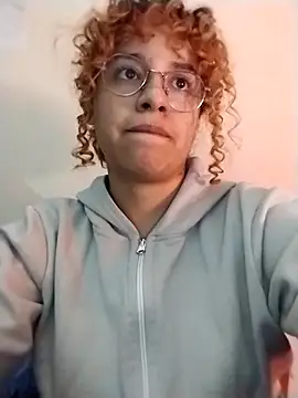 Snapshot of EmmaMelissa0521 chatting on November 16, 1:54 am EmmaMelissa0521 online show from November 16, 1:54 am