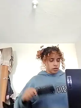 EmmaMelissa0521 online show from January 31, 7:12 pm