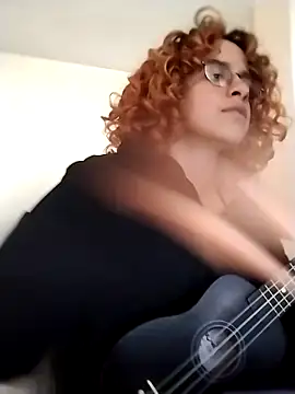 EmmaMelissa0521 online show from February 12, 8:30 pm