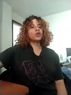 EmmaMelissa0521 online show from February 25, 9:03 pm