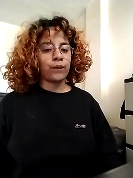 EmmaMelissa0521 online show from February 6, 6:15 pm