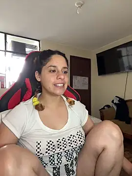 EmmaMelissa0521 online show from May 17, 6:19 pm