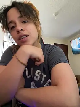 EmmaMelissa0521 online show from April 30, 7:43 pm