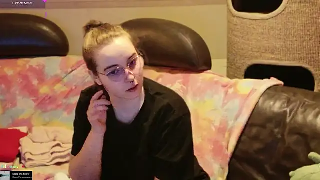 GamerGirl Eve online show from March 22, 6:42 pm