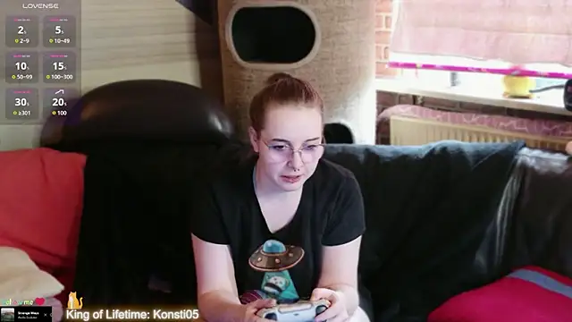 Snapshot of GamerGirl_Eve chatting on June 14, 5:03 pm GamerGirl Eve online show from June 14, 5:03 pm