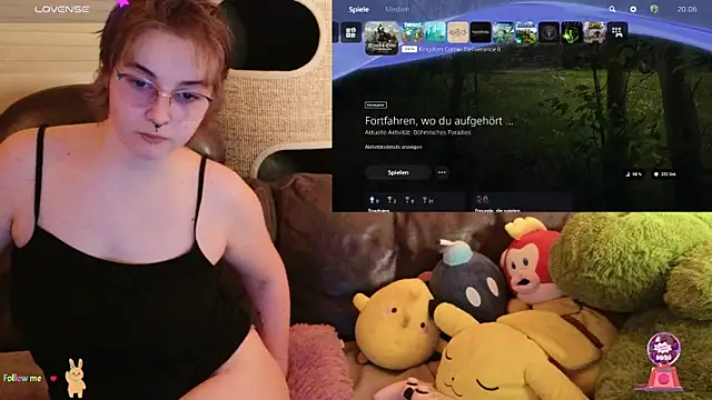 Snapshot of GamerGirl_Eve chatting on November 6, 7:07 pm GamerGirl Eve online show from November 6, 7:07 pm