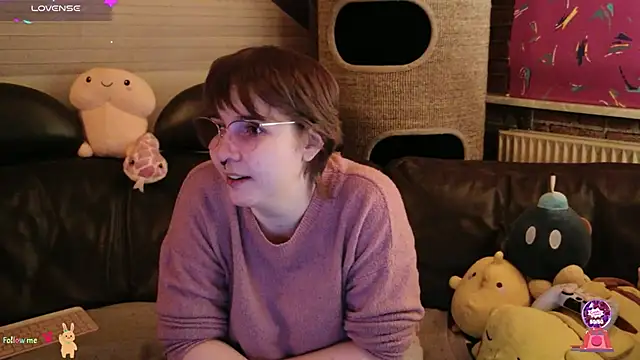 Snapshot of GamerGirl_Eve chatting on November 14, 7:17 pm GamerGirl Eve online show from November 14, 7:17 pm