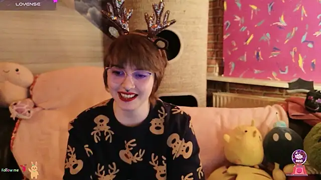 Snapshot of GamerGirl_Eve chatting on November 21, 6:18 pm GamerGirl Eve online show from November 21, 6:18 pm