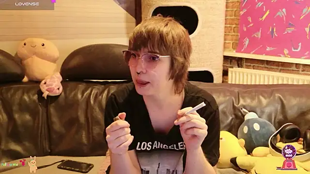 Snapshot of GamerGirl_Eve chatting on November 20, 7:14 pm GamerGirl Eve online show from November 20, 7:14 pm