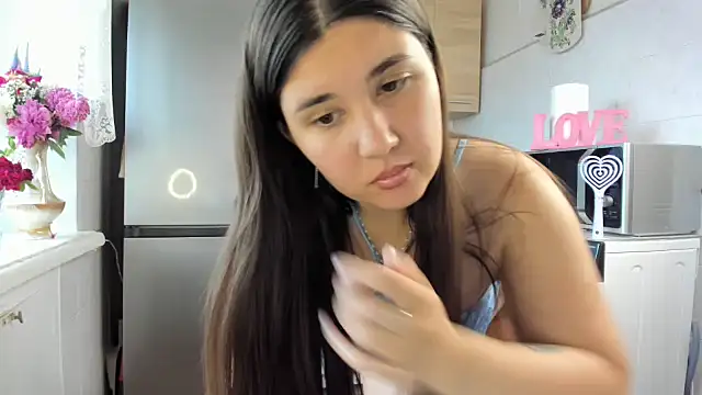 Snapshot of MiaMarrone chatting on June 16, 3:45 pm MiaMarrone online show from June 16, 3:45 pm