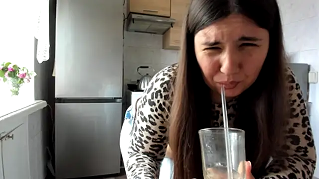 Snapshot of MiaMarrone chatting on May 30, 1:39 pm MiaMarrone online show from May 30, 1:39 pm