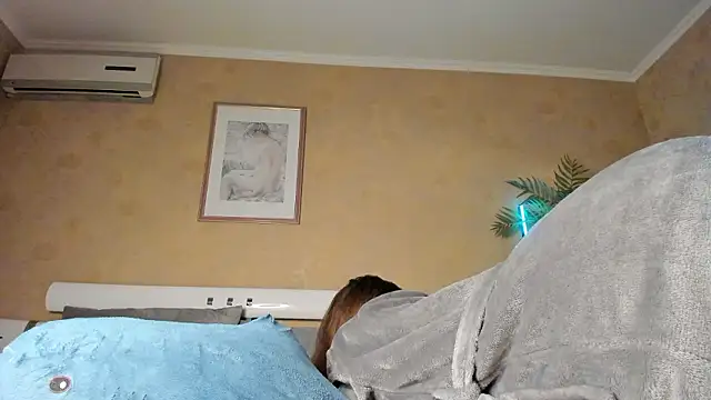 Snapshot of Diamond_D_ chatting on February 17, 11:02 pm Diamond D online show from February 17, 11:02 pm