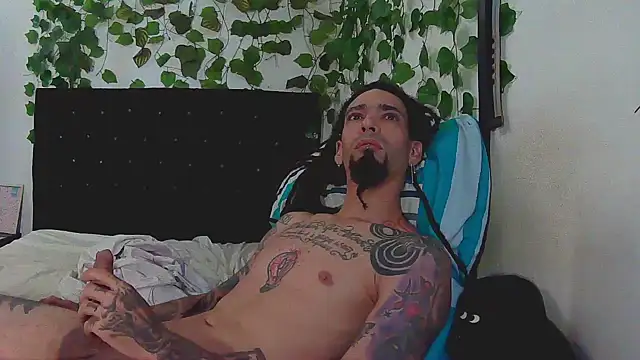 caribbeanlover1 online show from December 15, 1:39 pm