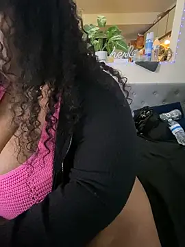 Snapshot of EbonyGoddessKira chatting on January 8, 7:03 pm EbonyGoddessKira online show from January 8, 7:03 pm