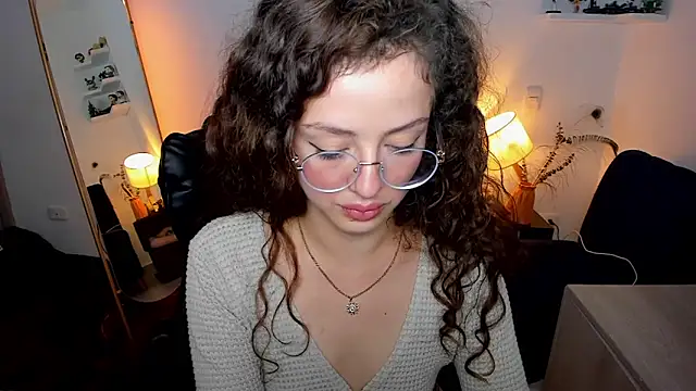 Cassandra Caiin online show from March 15, 1:45 am