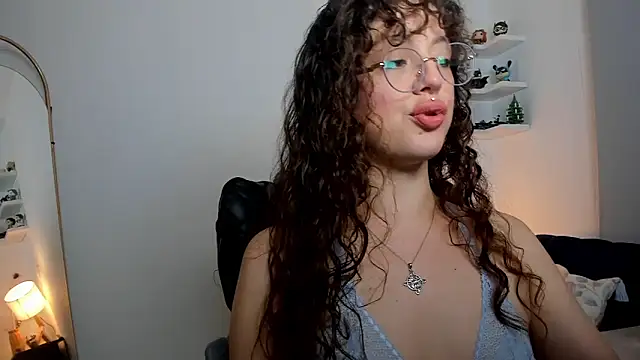 Cassandra Caiin online show from May 21, 9:12 pm