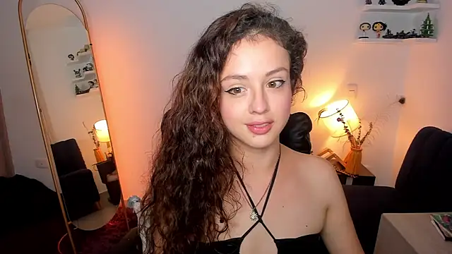 Cassandra Caiin online show from February 17, 9:23 pm