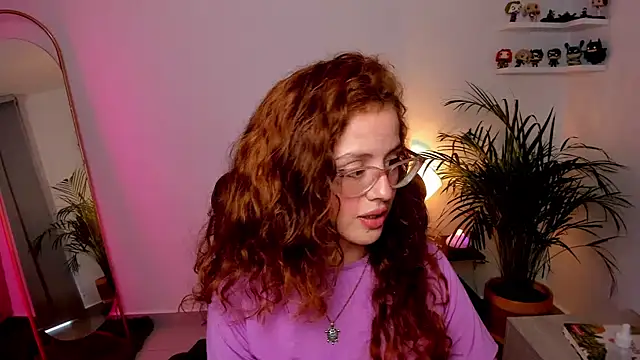 Cassandra Caiin online show from February 2, 9:45 pm