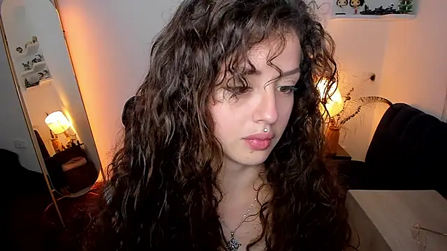 Cassandra Caiin online show from April 21, 4:30 am