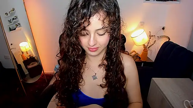 Cassandra Caiin online show from March 24, 9:15 pm
