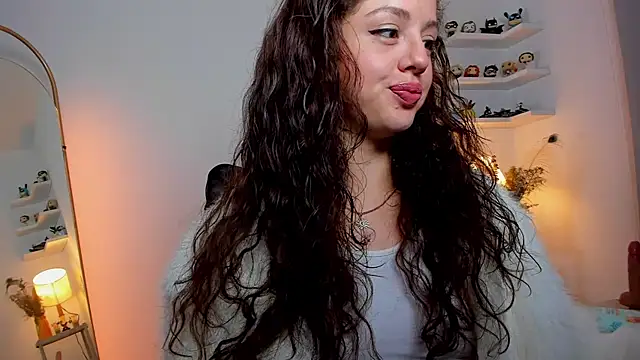 Cassandra Caiin online show from December 1, 8:15 am